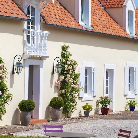 Le Colombier Bed & Breakfast Уисан Екстериор снимка