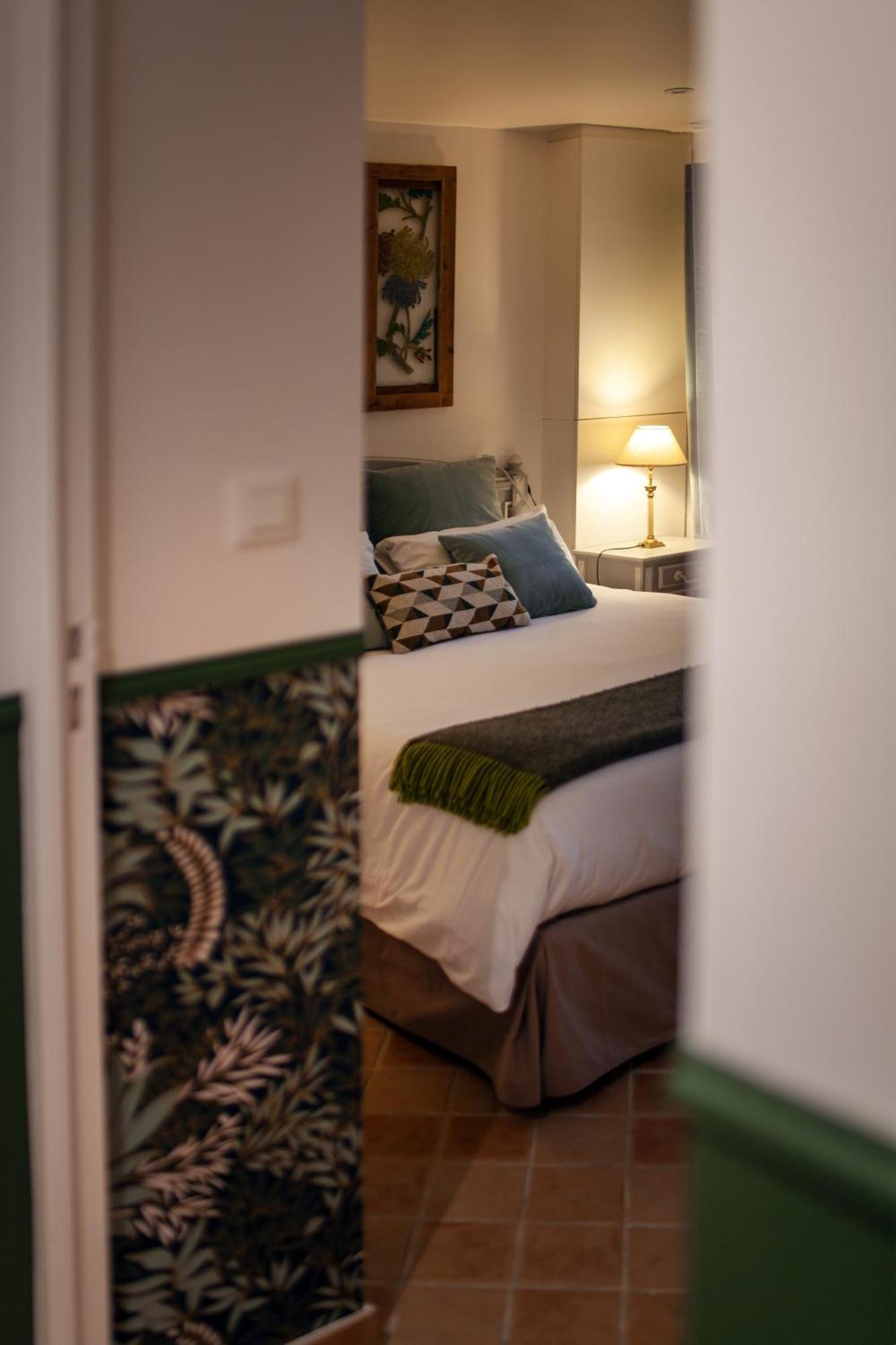 Le Colombier Bed & Breakfast Уисан Екстериор снимка