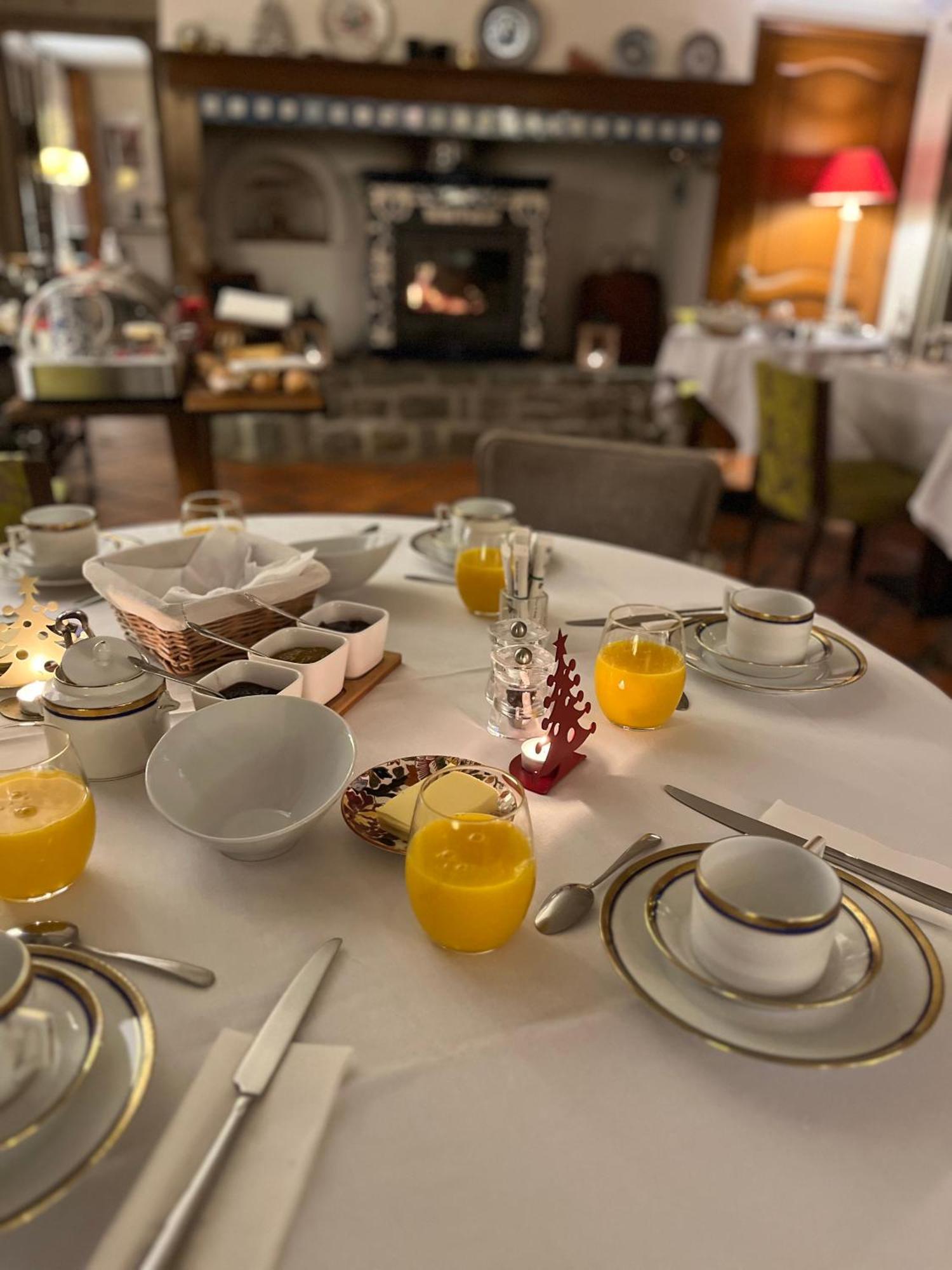 Le Colombier Bed & Breakfast Уисан Екстериор снимка