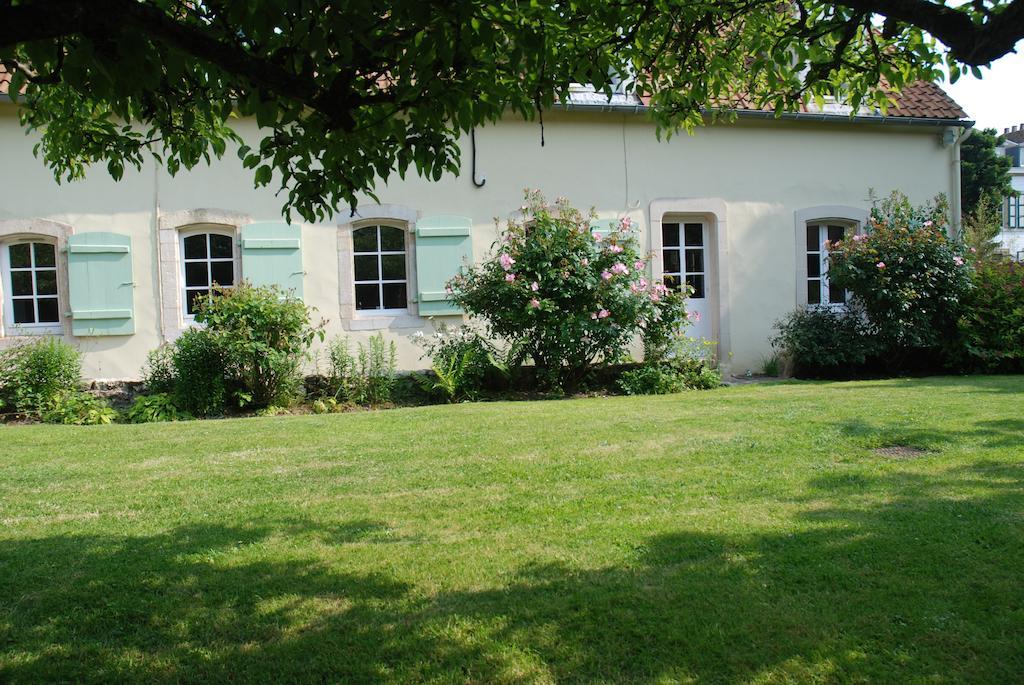 Le Colombier Bed & Breakfast Уисан Екстериор снимка