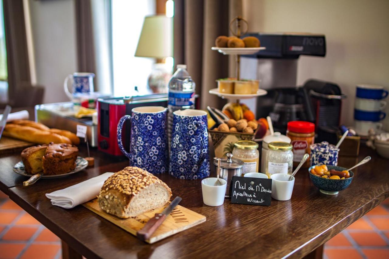 Le Colombier Bed & Breakfast Уисан Екстериор снимка