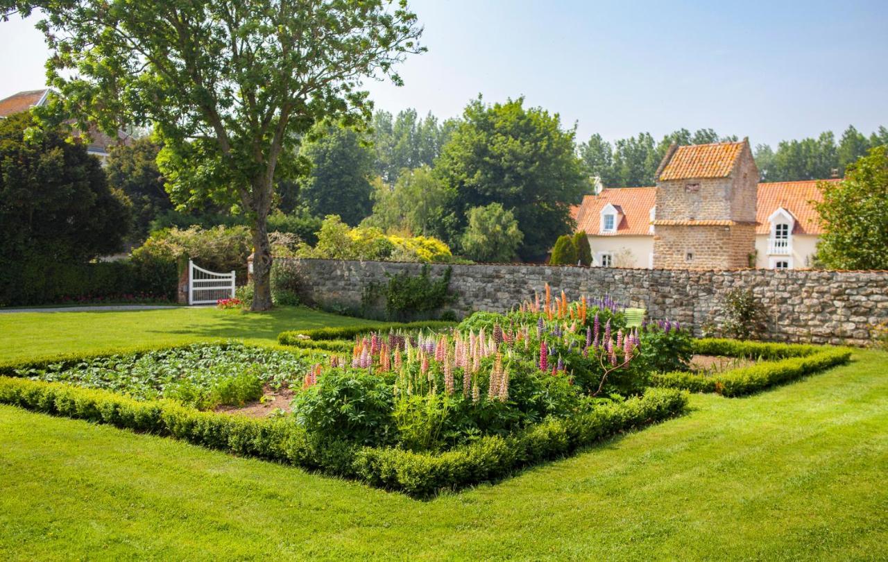 Le Colombier Bed & Breakfast Уисан Екстериор снимка
